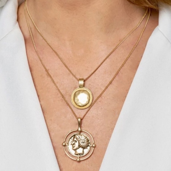 NEW Gold Plated Gorgeous Two layers Necklace - Picture 5 of 6